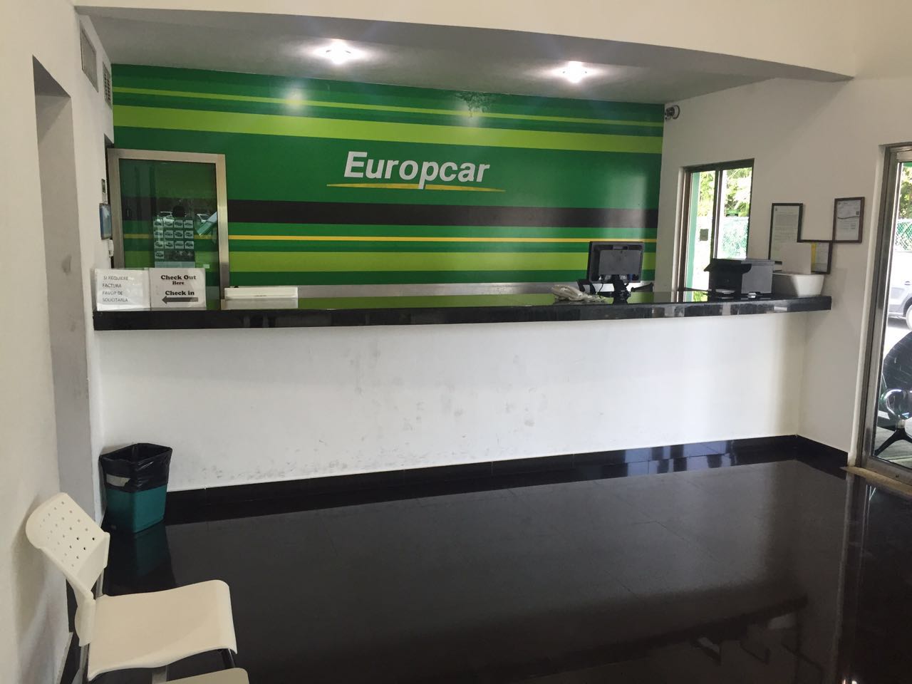 Europcar Renta de Autos Cancún Aeropuerto