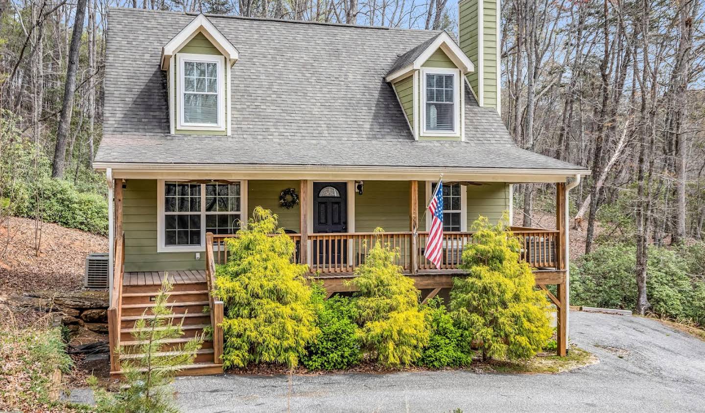 House Lake Lure