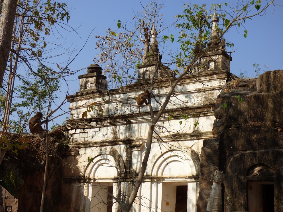 hpo win daung caves - monywa