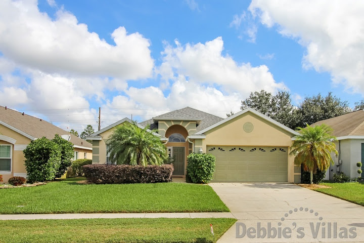 Private Orlando villa, close to Disney World, private pool, games room, gated community