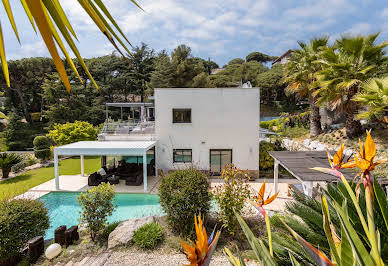 House with garden and terrace 19