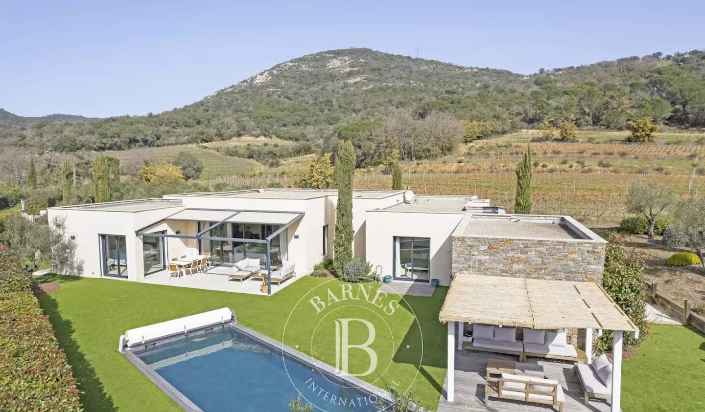 Villa with pool Grimaud