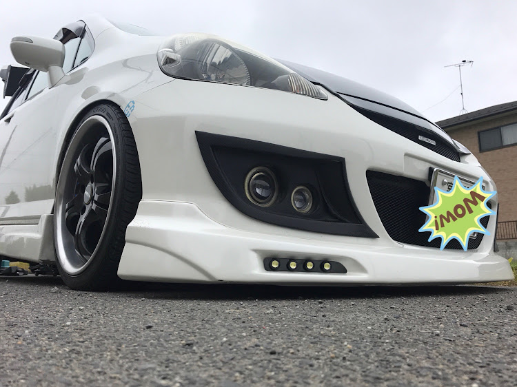 フィットのホイール交換・車高調整・DIY・ヘッドライト交換に関するカスタム事例の投稿画像1枚目