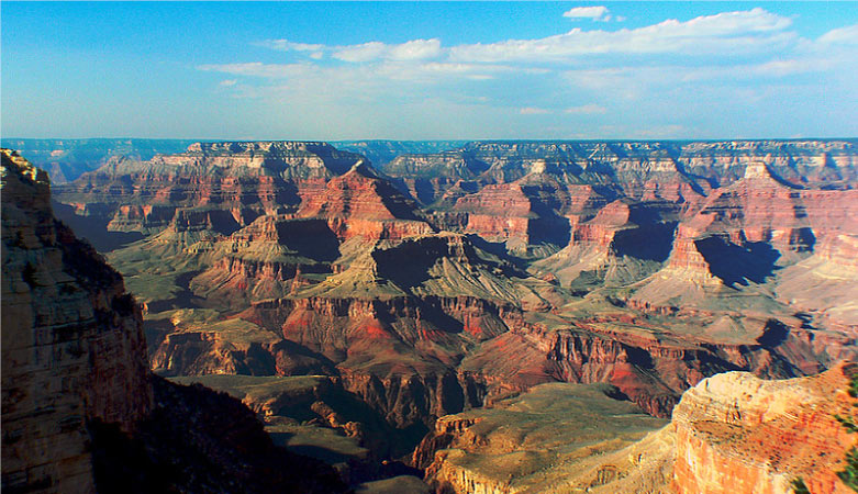 Image of the Grand Canyon on a sunny day in Arizona. 