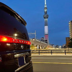 日産 エルグランドを華麗にカスタム By ちかちゅー 18 04 13 最近愛車を壁紙にするのが流行ってるんですか 自分はずっと前からそうしてたんで意外でした Cartune