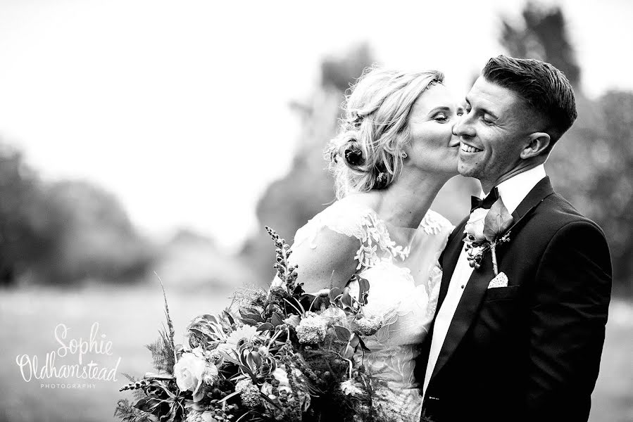 Fotógrafo de bodas Sophie Oldhamstead (sophieweddphoto). Foto del 2 de julio 2019