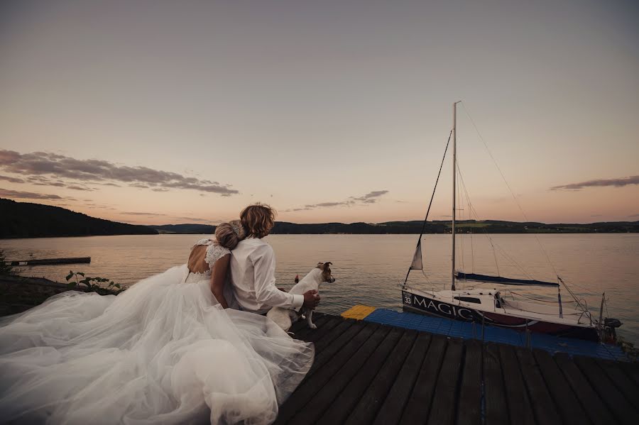 Fotógrafo de casamento Marek Curilla (svadbanavychode). Foto de 16 de agosto 2016