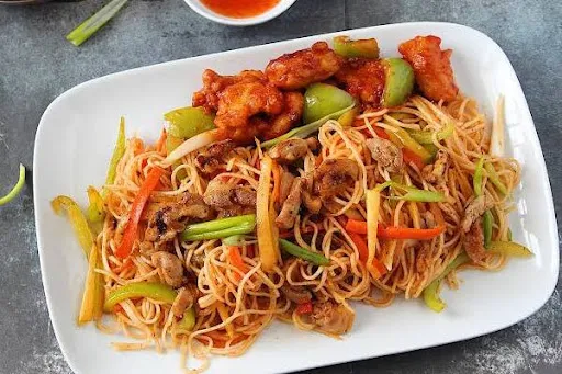 Veg Chowmein With Chilli Chicken