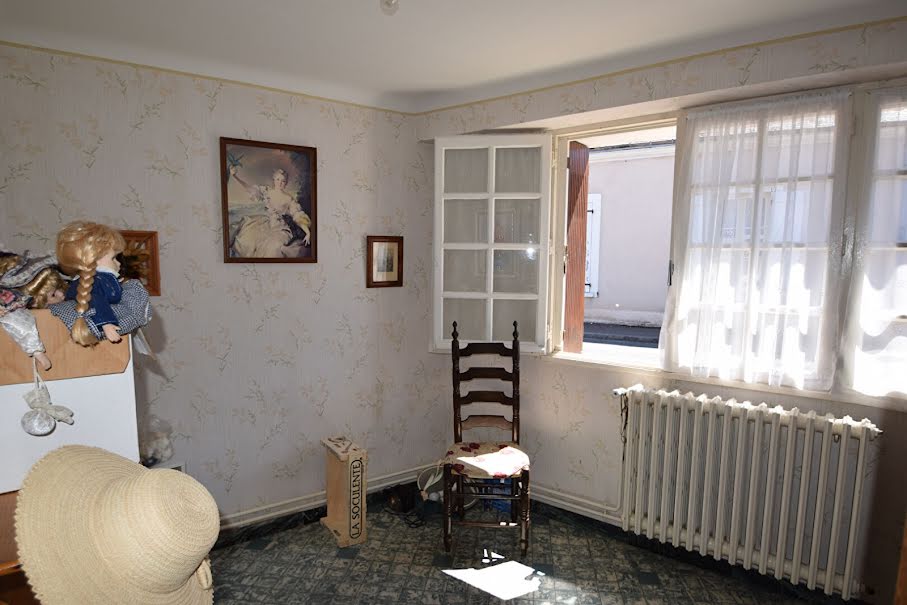 Vente maison 11 pièces 265.08 m² à Mansigné (72510), 196 664 €