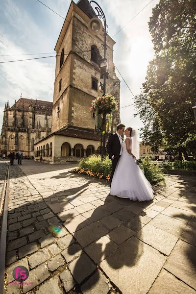 Hääkuvaaja Peter Suľovský (fotosulovsky). Kuva otettu 7. huhtikuuta 2019