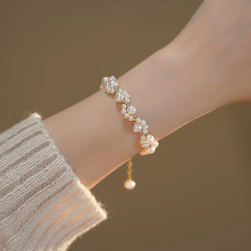 Title 3, Small Cat Claw Pearl Luxury Temperament Bracele...