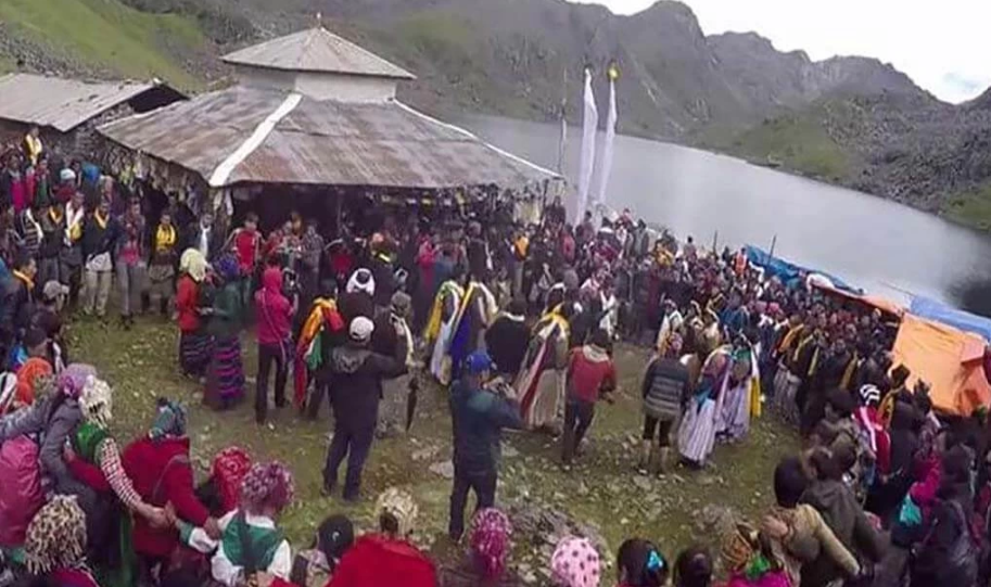 Gosaikunda-janaipurnima-trek-nepal-festival