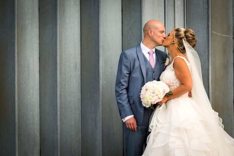 Fotógrafo de casamento Chris Higgins (h2photouk). Foto de 2 de julho 2019