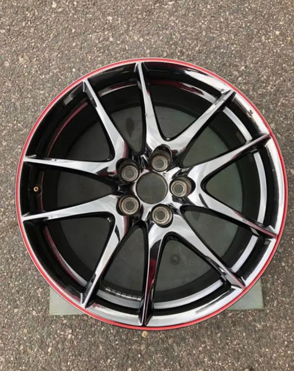 ノアのAZR60G/AZR65G・ぱっと見G's・凹む。。。・サイドステップ購入・なんか違くね？に関するカスタム事例の投稿画像2枚目