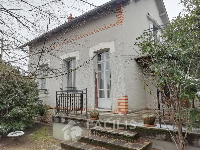 Vente maison 5 pièces 110 m² à Sancoins (18600), 150 000 €