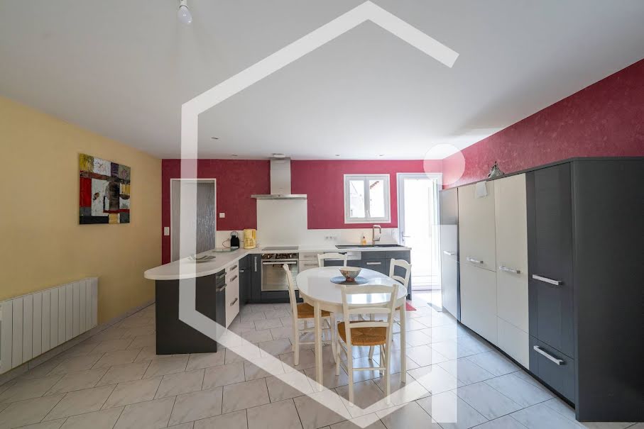 Vente maison 6 pièces 165 m² à Cosne-Cours-sur-Loire (58200), 267 000 €