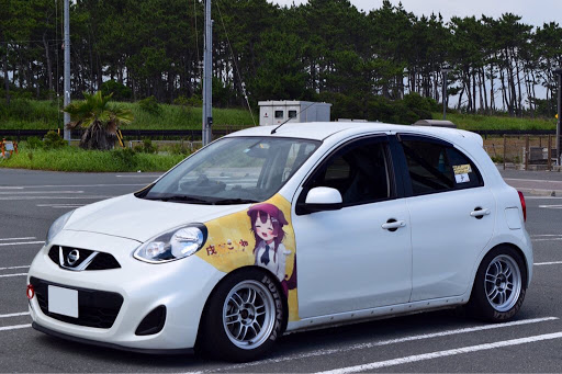 日産 マーチを華麗にカスタム By タカボー 06 23 念願の痛車になりました ホロライブゲーマーズ所属のvtuber戌神ころねちゃん仕様 かわいい最高です Cartune