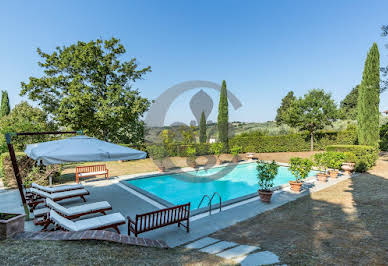 Villa avec piscine et jardin 2