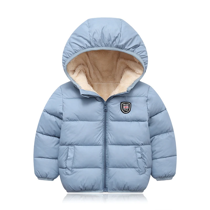 Veste d'hiver enfant à capuche et rembourrage en duvet. Garde au chaud et confortable. Idéale pour les activités extérieures, légère et facile à porter.