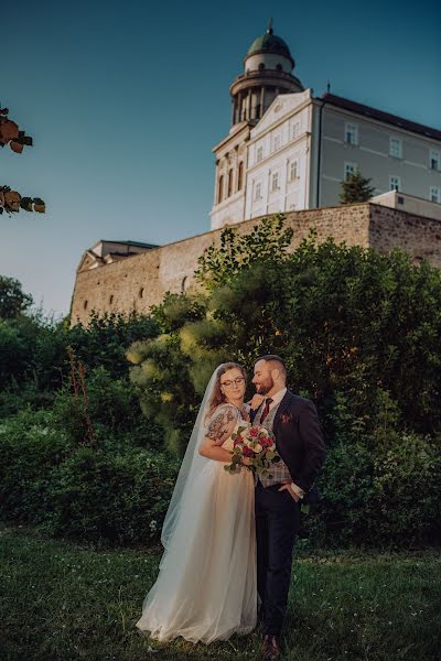 Wedding photographer Daniel Cseh (tothemoonandback). Photo of 12 August 2023