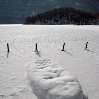 NEVE SUL LAGO GHIACCIATO di 