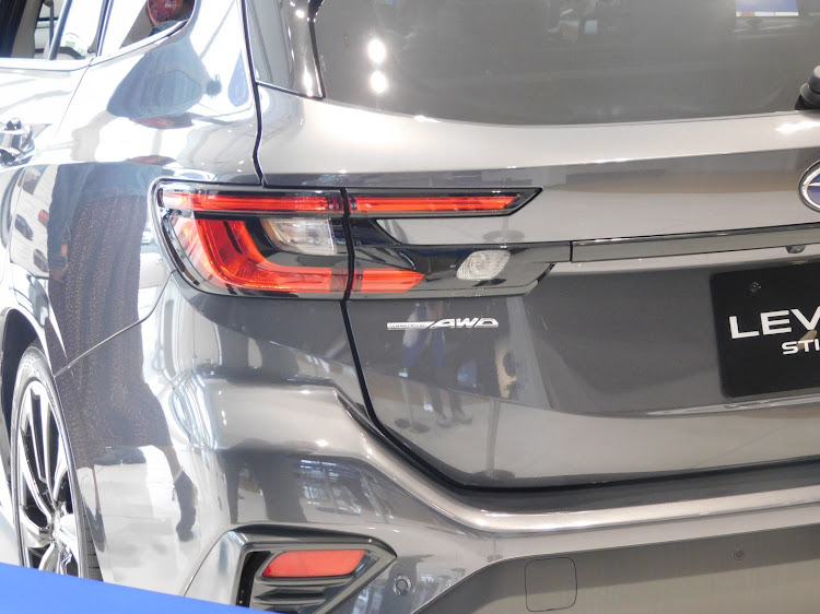 よっしーさんが投稿した新型レヴォーグ・スバルマスクに関するカスタム事例の投稿画像5枚目