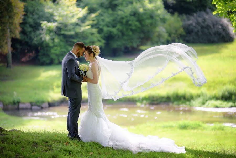 Fotografo di matrimoni Jean-Sébastien Poirier (nomadistmoon). Foto del 27 luglio 2021