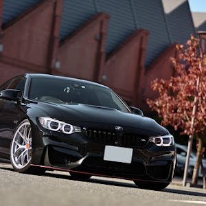 M4 クーペ F82