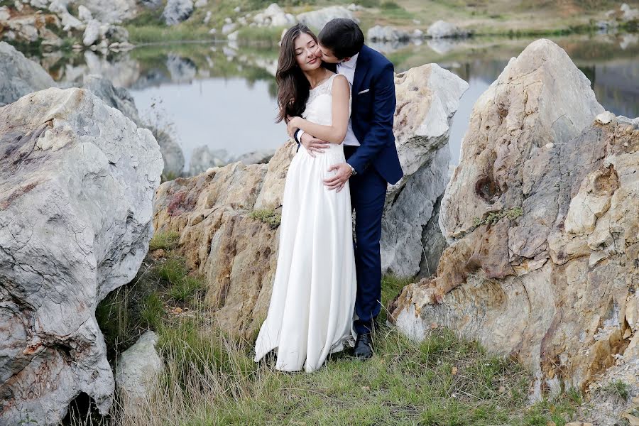 Fotógrafo de casamento Toma Evsyukova (evsuvdo). Foto de 1 de maio 2016