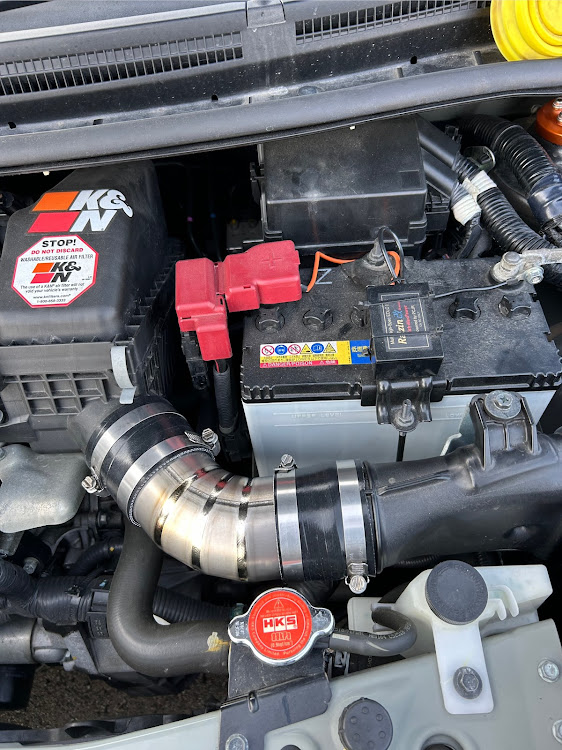 ノートのn-tec HKS用アッパーマウント・ディクセルESブレーキパッド・mine'sチタンインテーク・グリーンライフ洗車ノズルに関するカスタム事例の投稿画像4枚目