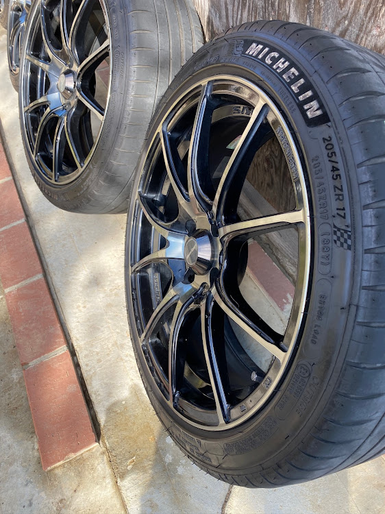 アクアG'sのおすすめのタイヤ教えてください・ホイール交換・車検戻し・スタッドレスタイヤへ交換に関するカスタム事例の投稿画像1枚目