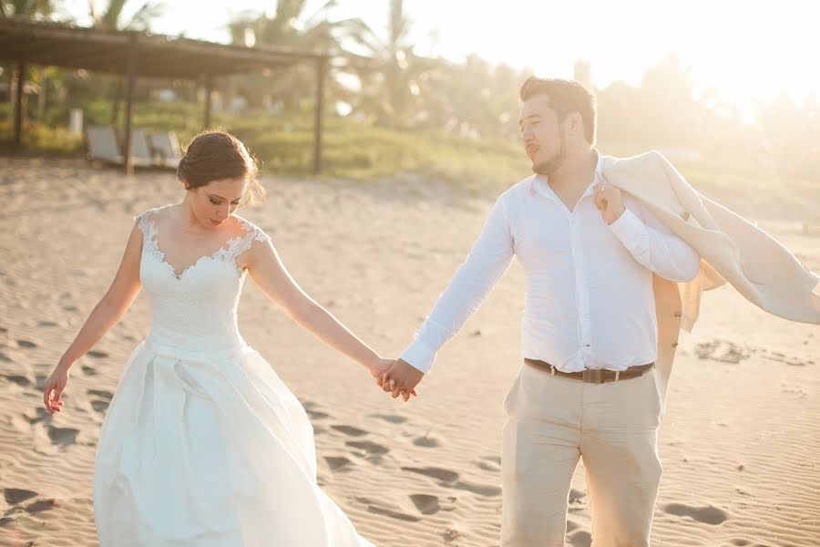 Fotógrafo de casamento Alejandro Cano (alecanoav). Foto de 21 de agosto 2017