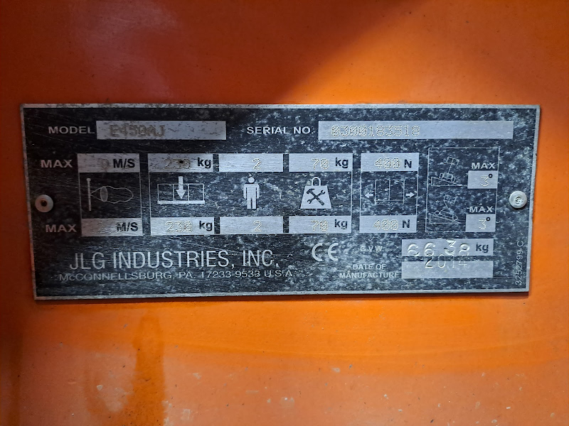 Picture of a JLG E450AJ