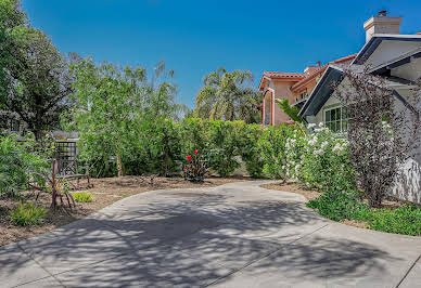 House with pool 2