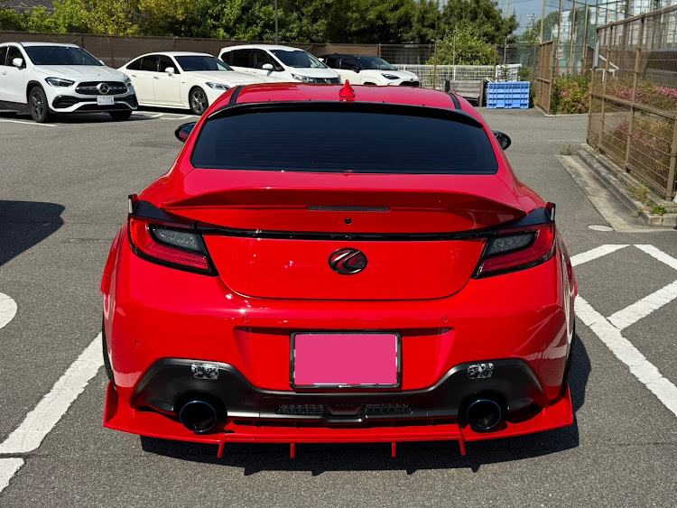 GR86のお題に乗っかってみた・マフラー大百科・KUHL・ルーフスポイラー・リアテールランプガーニッシュに関するカスタム事例の投稿画像1枚目