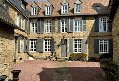 Hôtel particulier classé monument historique avec jardin 1