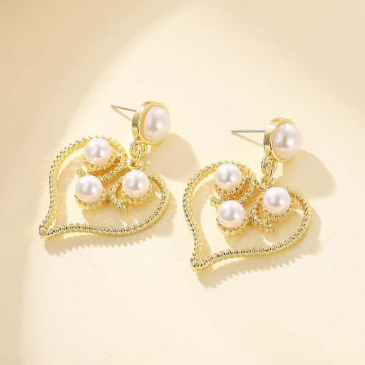 Title 1, Creative personality earrings with exaggerated ...