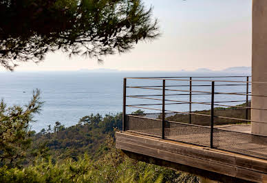 Villa avec piscine en bord de mer 10