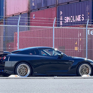 NISSAN GT-R R35