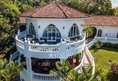 House with pool and terrace 3