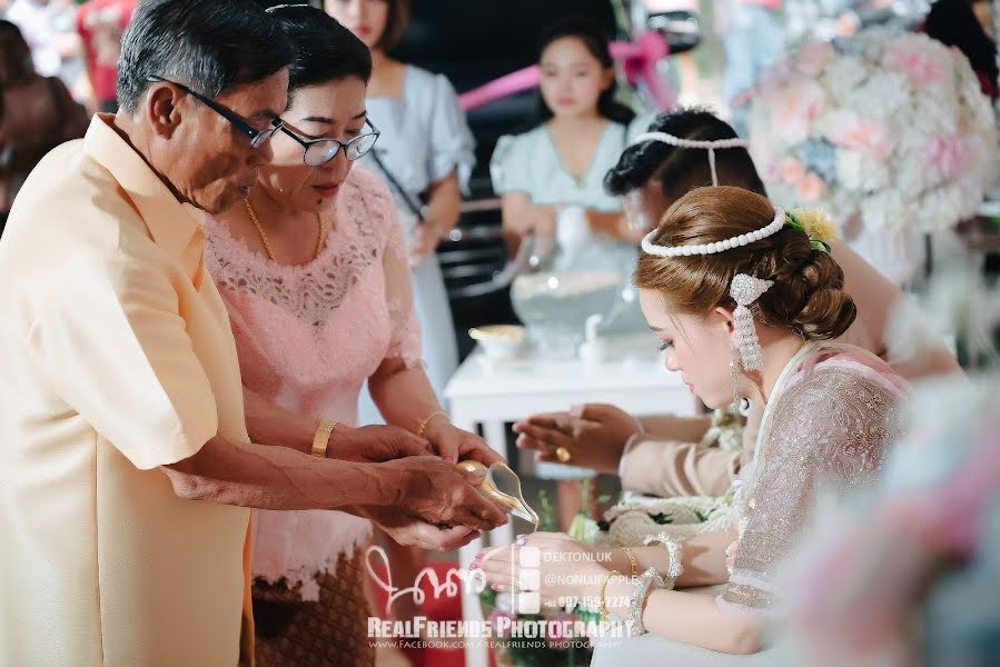 Fotógrafo de bodas Non Chotiwan (chotiwan). Foto del 8 de septiembre 2020