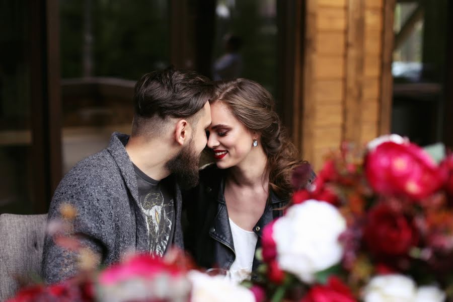 Fotógrafo de casamento Ekaterina Buneeva (ekaterinabuneeva). Foto de 5 de julho 2017