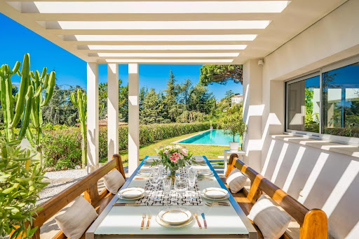 Villa avec piscine et terrasse 3