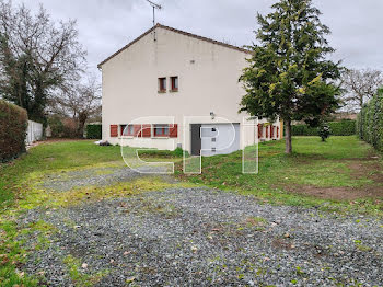 maison à Saint-Clémentin (79)