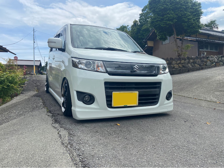 ワゴンRスティングレーのリミテッドグリル・休日の過ごし方・スタバ好き・ドライブ・不正改造車取締月間に関するカスタム事例の投稿画像1枚目
