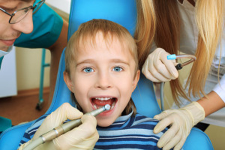 cleaning of kids teeth