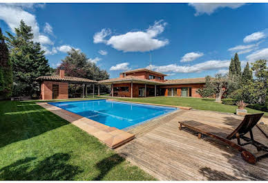 House with pool and terrace 1