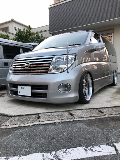 エルグランド E51の愛車紹介 洗車 シルバー好き シーマ以来 シルバーの虜にに関するカスタム メンテナンスの投稿画像 車のカスタム 情報はcartune