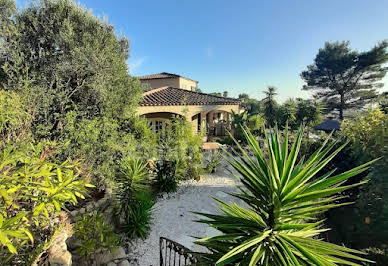 Villa with pool and terrace 3