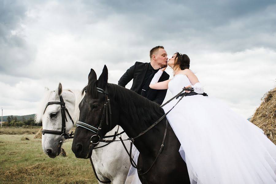 Fotografo di matrimoni Lyudmila Pravdina (milafoto). Foto del 9 ottobre 2017